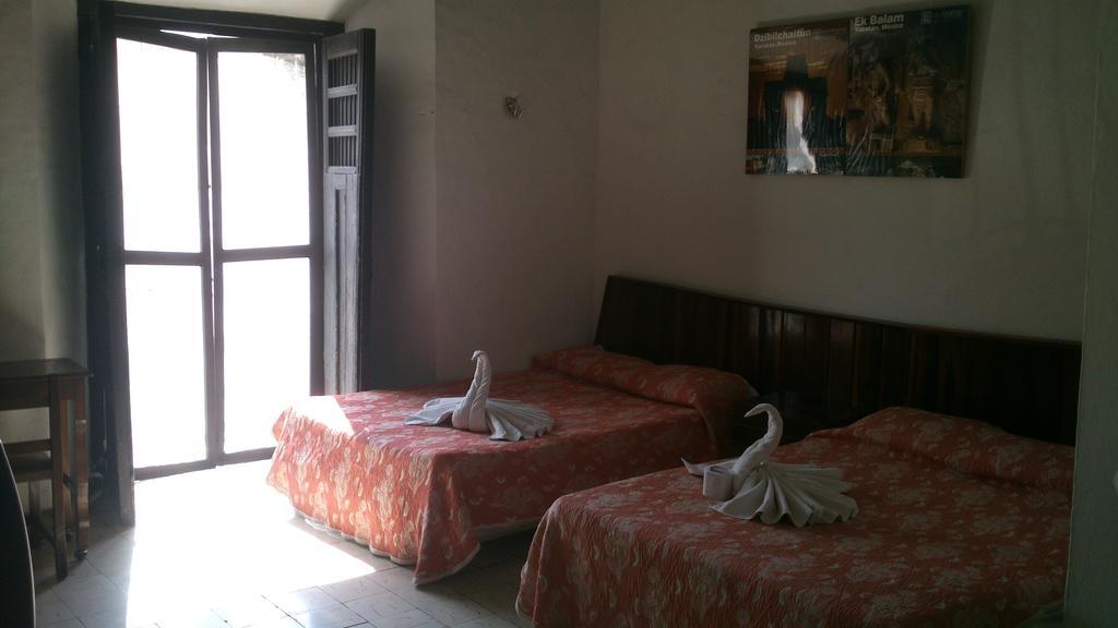 Hotel Sol Colonial Вальядолид Номер фото