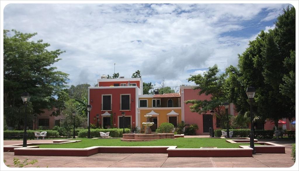 Hotel Sol Colonial Вальядолид Экстерьер фото